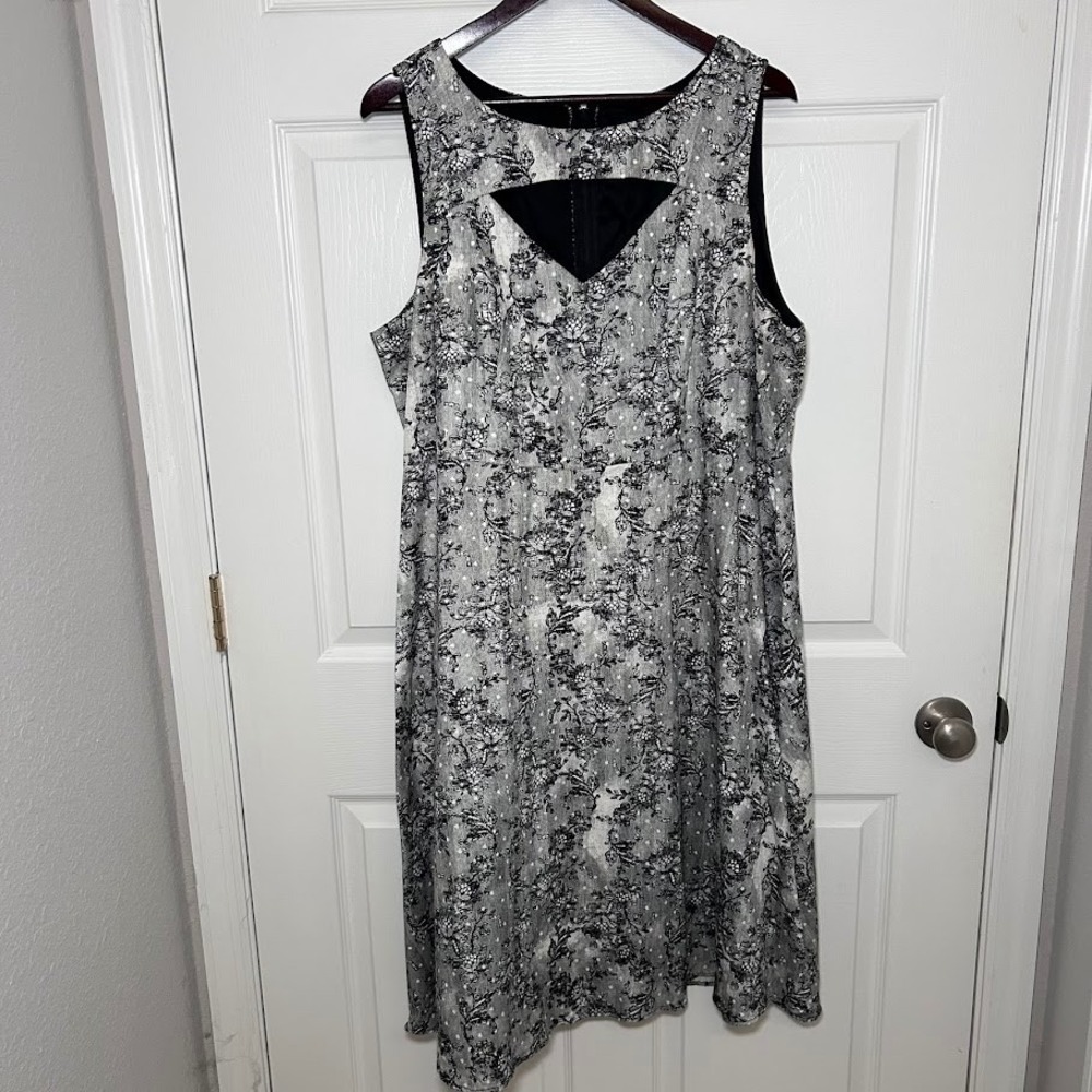 Torrid Floral 20 Cutout Neckline Sleeveless A-Line Dress Black White Monochrome